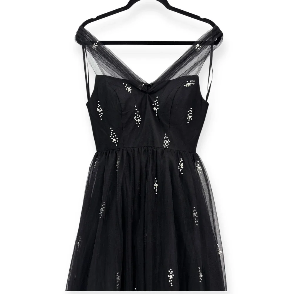 Mac Duggal Off The Shoulder Black Pearl‎ Embellished Tulle Cocktail Dress Size 2